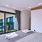 4 Bedroom Luxury With Private Pool Hot Tub