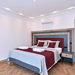 4 Bedroom Luxury With Private Pool Hot Tub