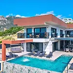 4 Bedroom Luxury With Private Pool Hot Tub * Kalkan