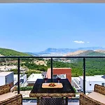 Villa 4 Bedroom Luxury With Private Pool Hot Tub