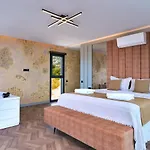 4 Bedroom Luxury With Private Pool Hot Tub Kalkan