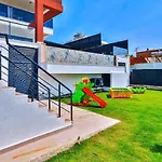 4 Bedroom Luxury With Private Pool Hot Tub