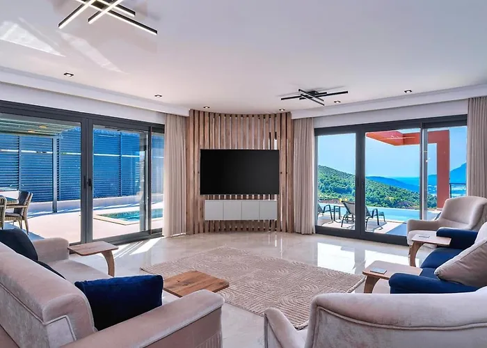 4 Bedroom Luxury With Private Pool Hot Tub Villa *