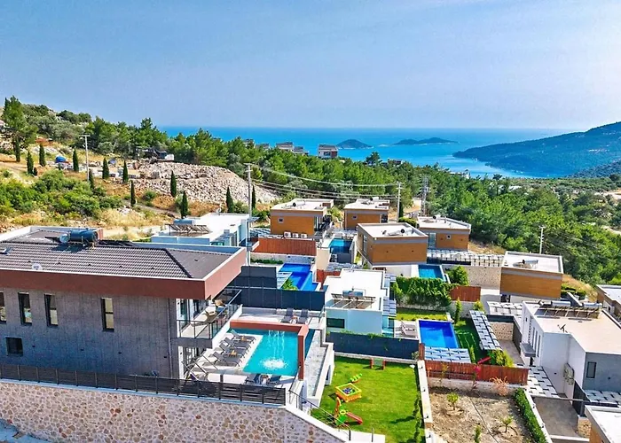 4 Bedroom Luxury With Private Pool Hot Tub *
