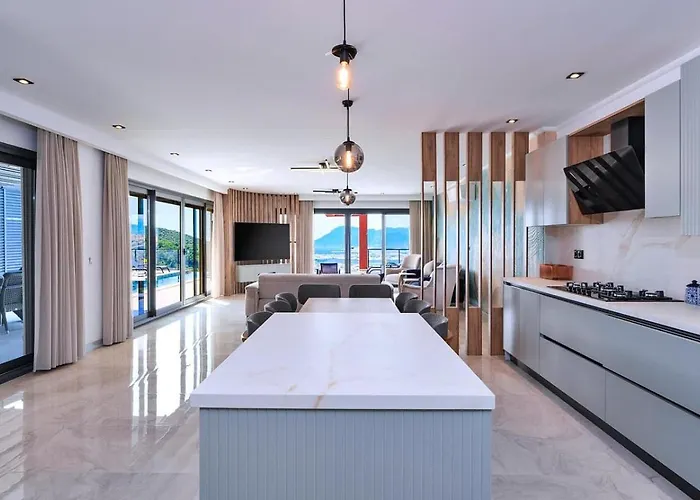 4 Bedroom Luxury With Private Pool Hot Tub Villa *