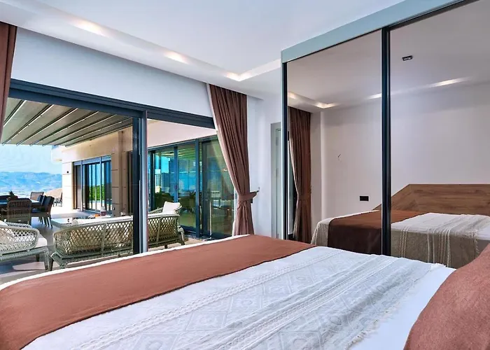 4 Bedroom Luxury With Private Pool Hot Tub
