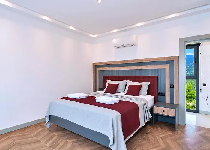 4 Bedroom Luxury With Private Pool Hot Tub