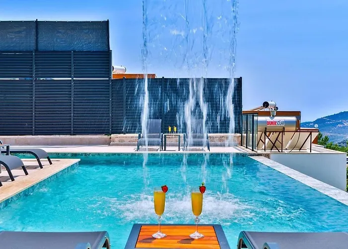 4 Bedroom Luxury With Private Pool Hot Tub Villa *