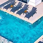 Vila 4 Bedroom Luxury With Private Pool Hot Tub