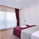 4 Bedroom Luxury With Private Pool Hot Tub