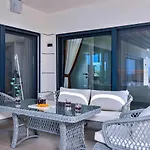 4 Bedroom Luxury With Private Pool Hot Tub