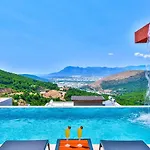 4 Bedroom Luxury With Private Pool Hot Tub Vila