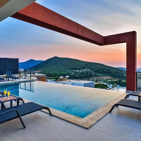 4 Bedroom Luxury With Private Pool Hot Tub فيلة *