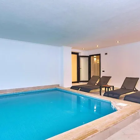 Villa 4 Bedroom Luxury With Private Pool Hot Tub
