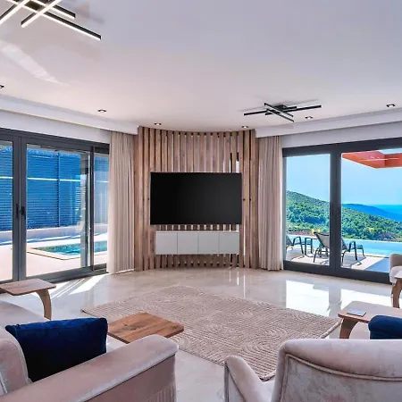 4 Bedroom Luxury With Private Pool Hot Tub Villa *