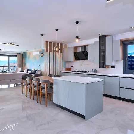 4 Bedroom Luxury With Private Pool Hot Tub Villa *
