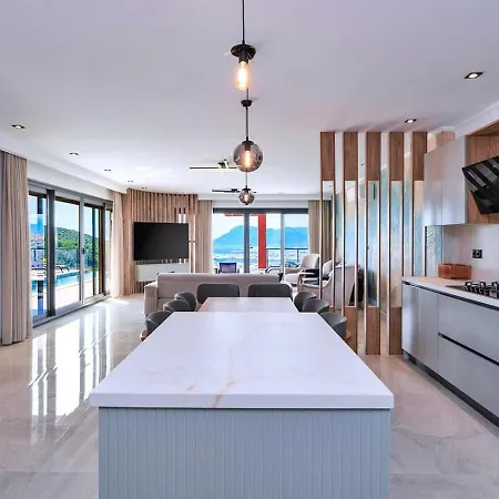 4 Bedroom Luxury With Private Pool Hot Tub Villa *