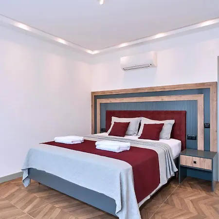 4 Bedroom Luxury With Private Pool Hot Tub