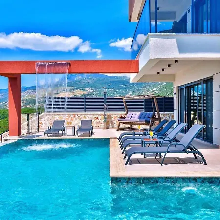 4 Bedroom Luxury With Private Pool Hot Tub Villa