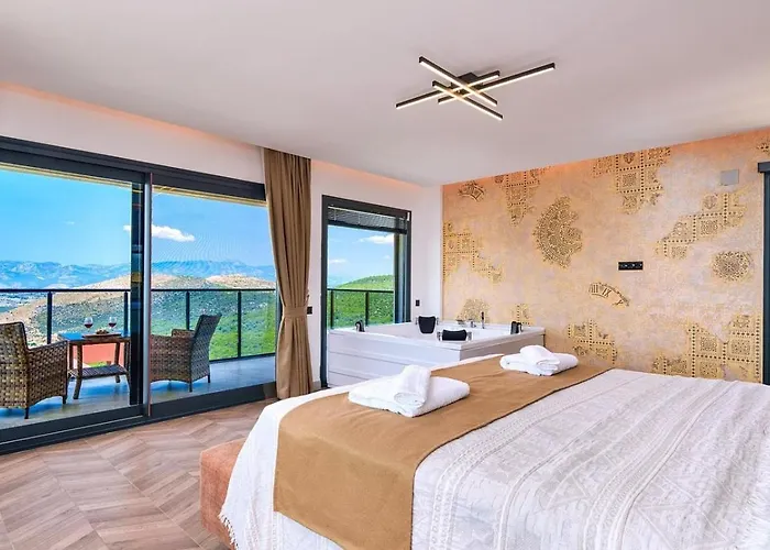4 Bedroom Luxury With Private Pool Hot Tub *