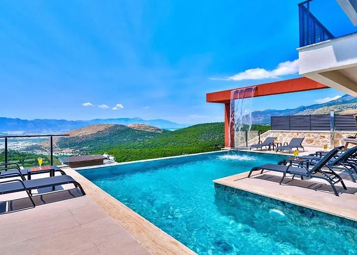 فيلة 4 Bedroom Luxury With Private Pool Hot Tub كالكان